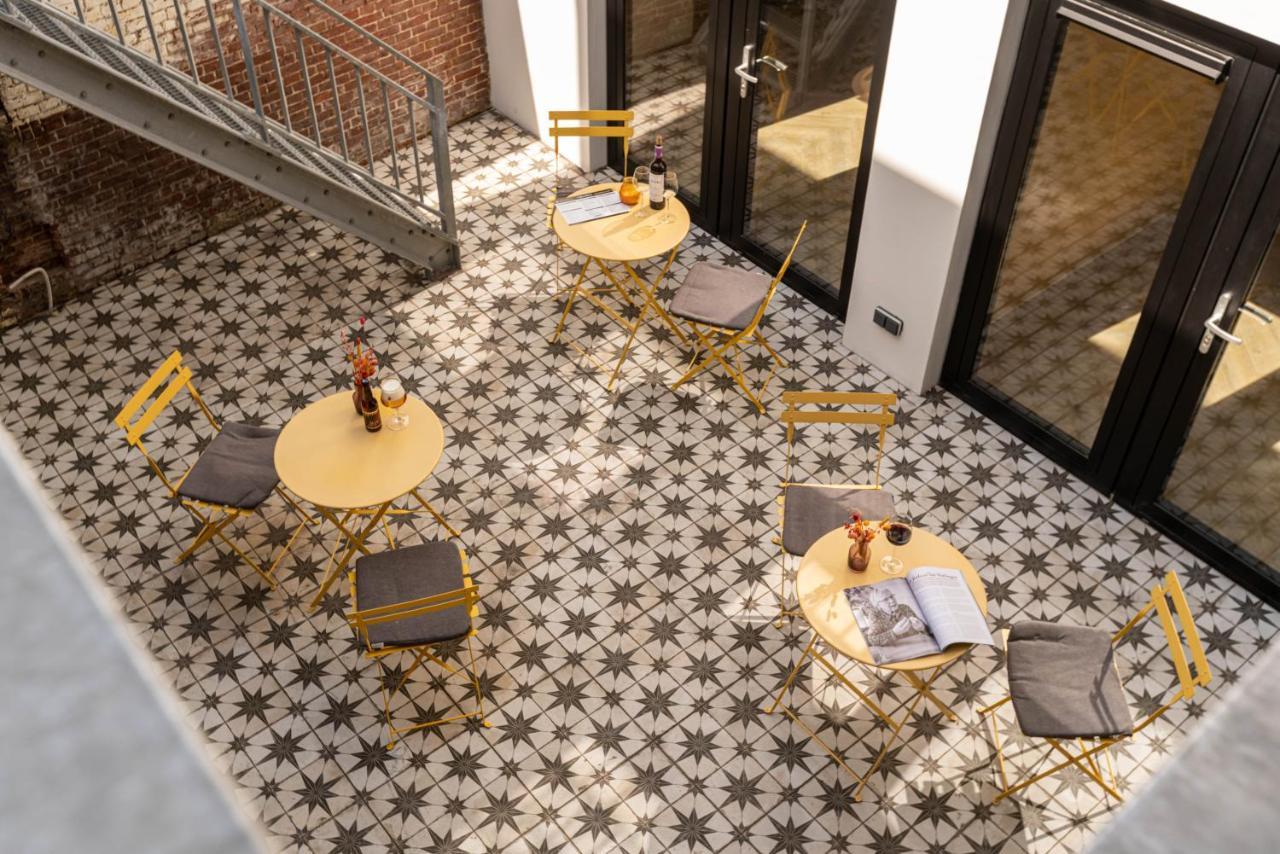 Hotel Cafe Restaurant 'T Raedhus Dokkum Exterior foto
