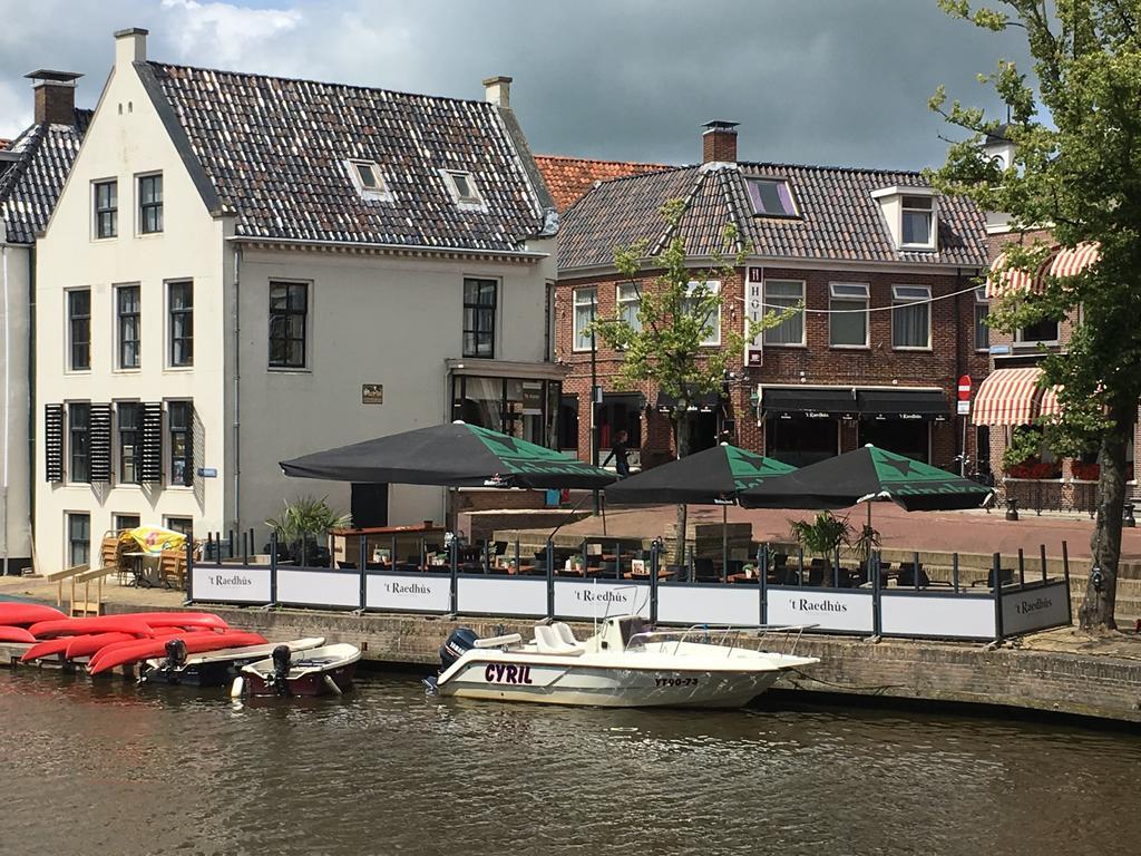 Hotel Cafe Restaurant 'T Raedhus Dokkum Exterior foto