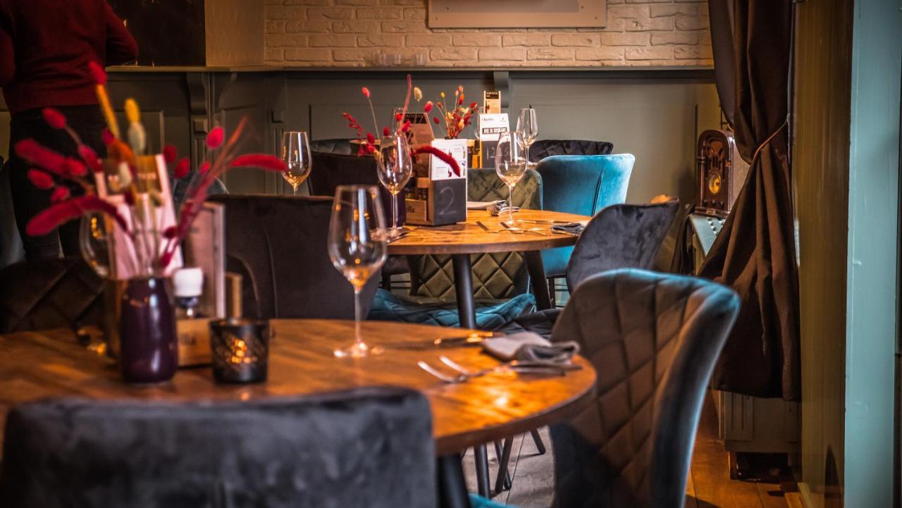 Hotel Cafe Restaurant 'T Raedhus Dokkum Exterior foto