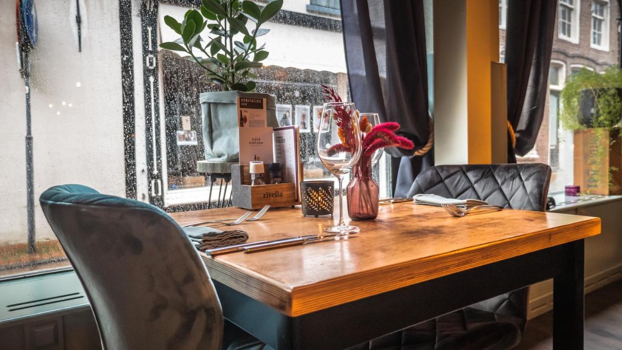 Hotel Cafe Restaurant 'T Raedhus Dokkum Exterior foto