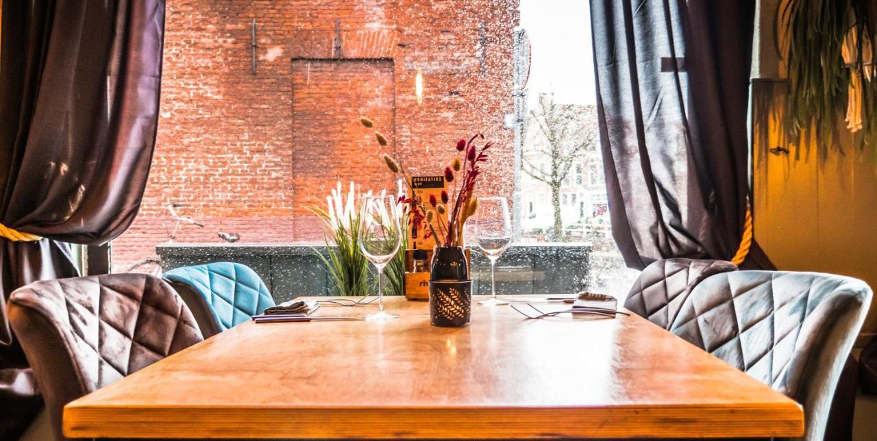Hotel Cafe Restaurant 'T Raedhus Dokkum Exterior foto